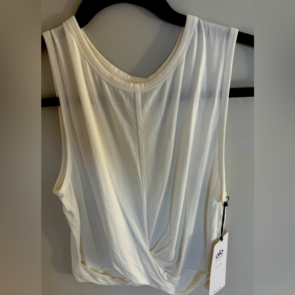 ALO white layering top. Cover tank. Size Large. BNWT STILL IN STORE !!!!!